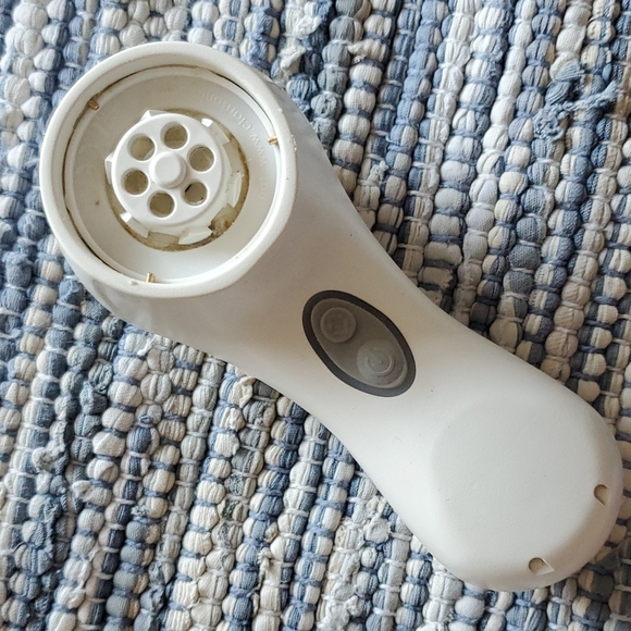 CLARISONIC MIA 2 ! WORKING CONDITION! INDIVIDUAL BRUSHES SOLD SEPERATE. - Picture 3 of 5